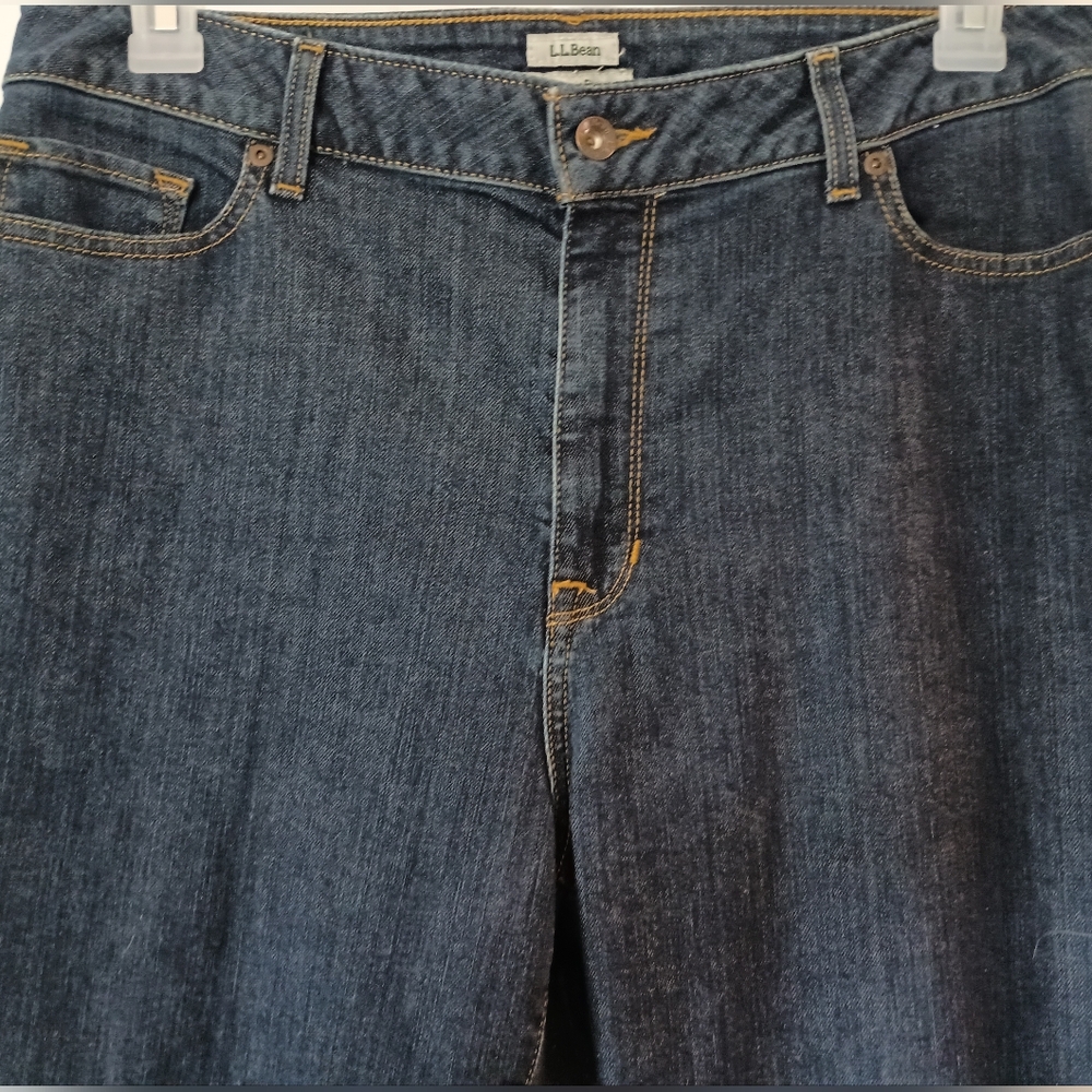 L.L. Bean Ladies Sz 16 M/L Classic Fit 5-Pocket Jeans